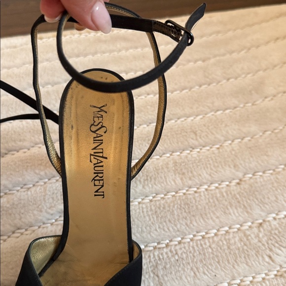 Saint Laurent Vintage Black and Heels - Picture 4 of 8